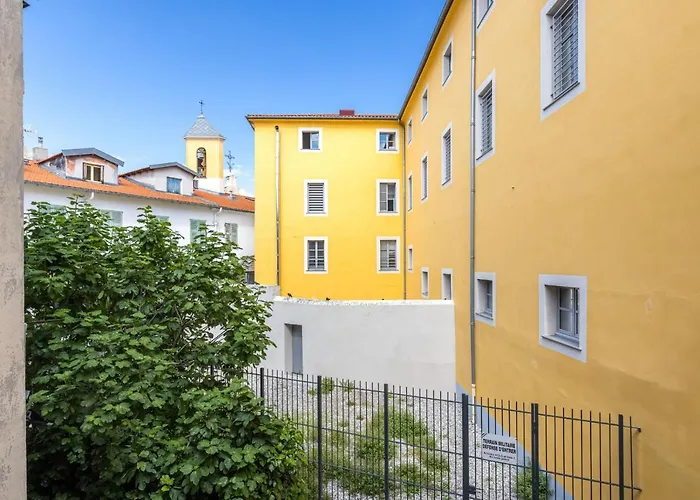 Garibaldi Square - Lovely 1 Bdr Old Town