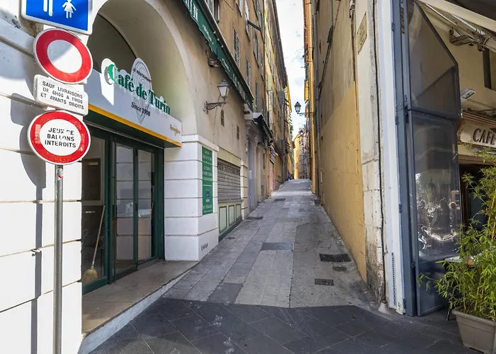 Garibaldi Square - Lovely 1 Bdr Old Town