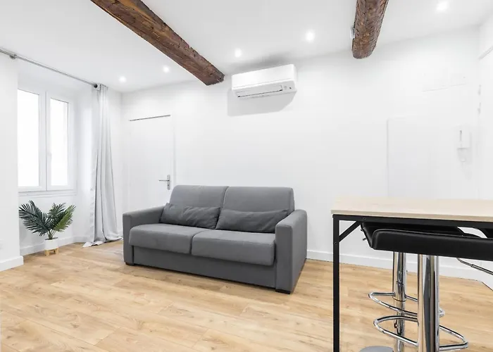 Garibaldi Square - Lovely 1 Bdr Old Town
